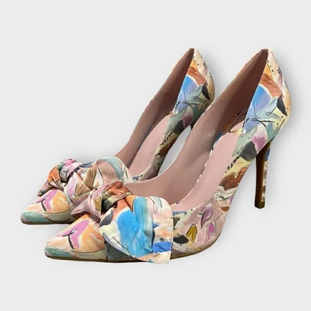 Ted Baker London Rymiiah Multicolor Art Print Court Heels w/ Bow Womens size 7.5